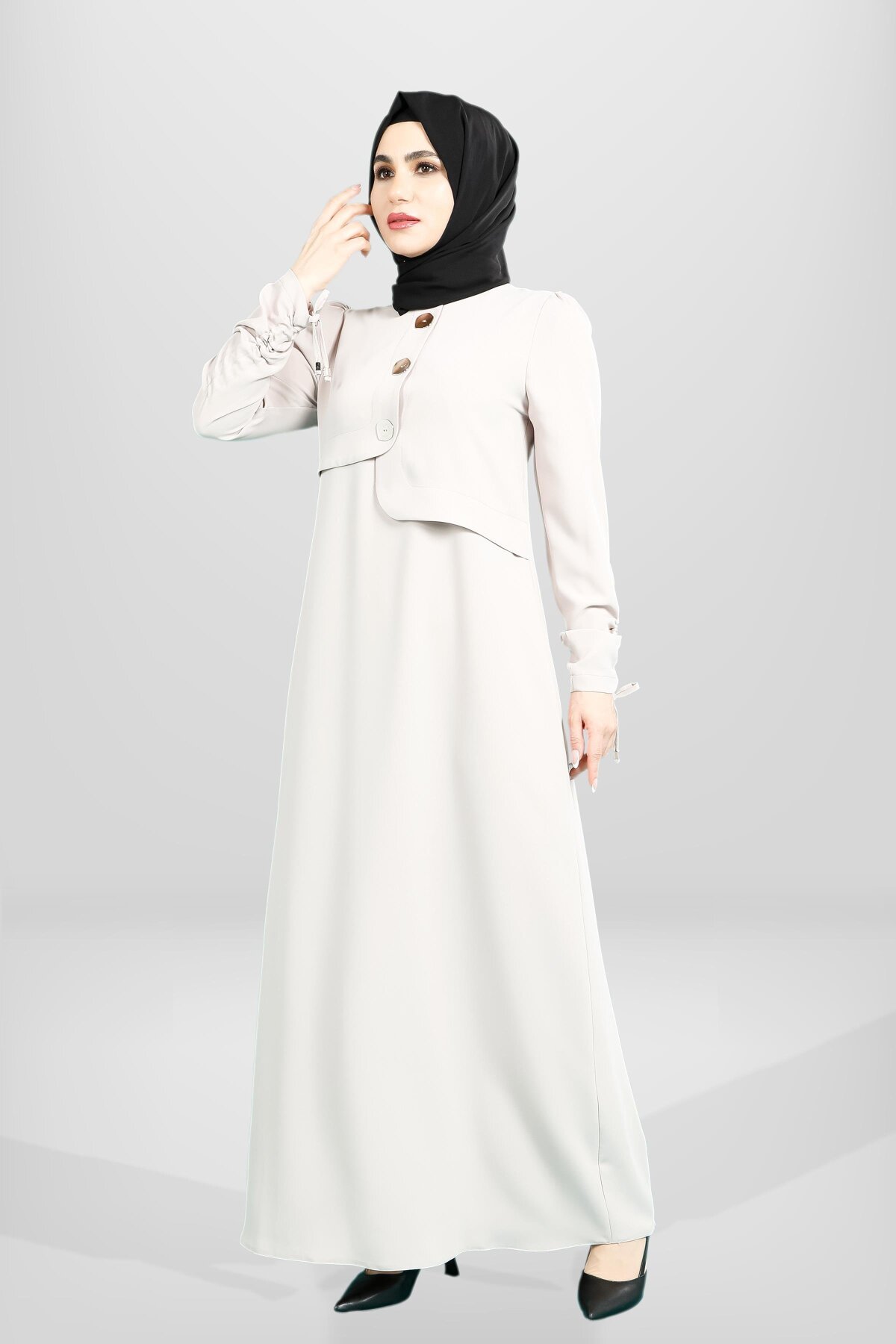 Bej Düğme Detaylı Kolu Büzgülü Tesettür Elbise - Beyza