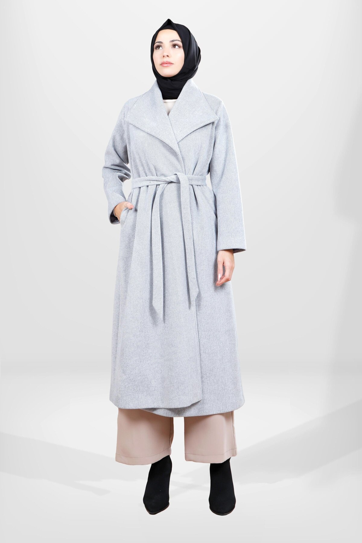 Gri Devrik Yaka Kuşaklı Kaban - Beyza