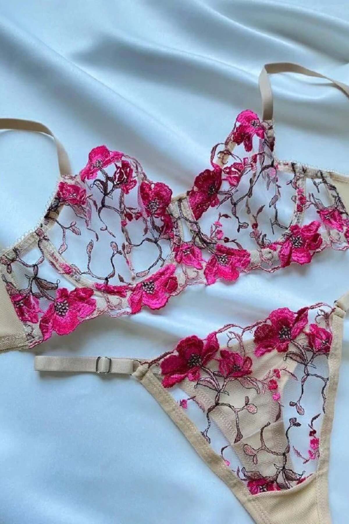 Bej Mary Dantel İşlemeli Bralet Takım - Luvita Co