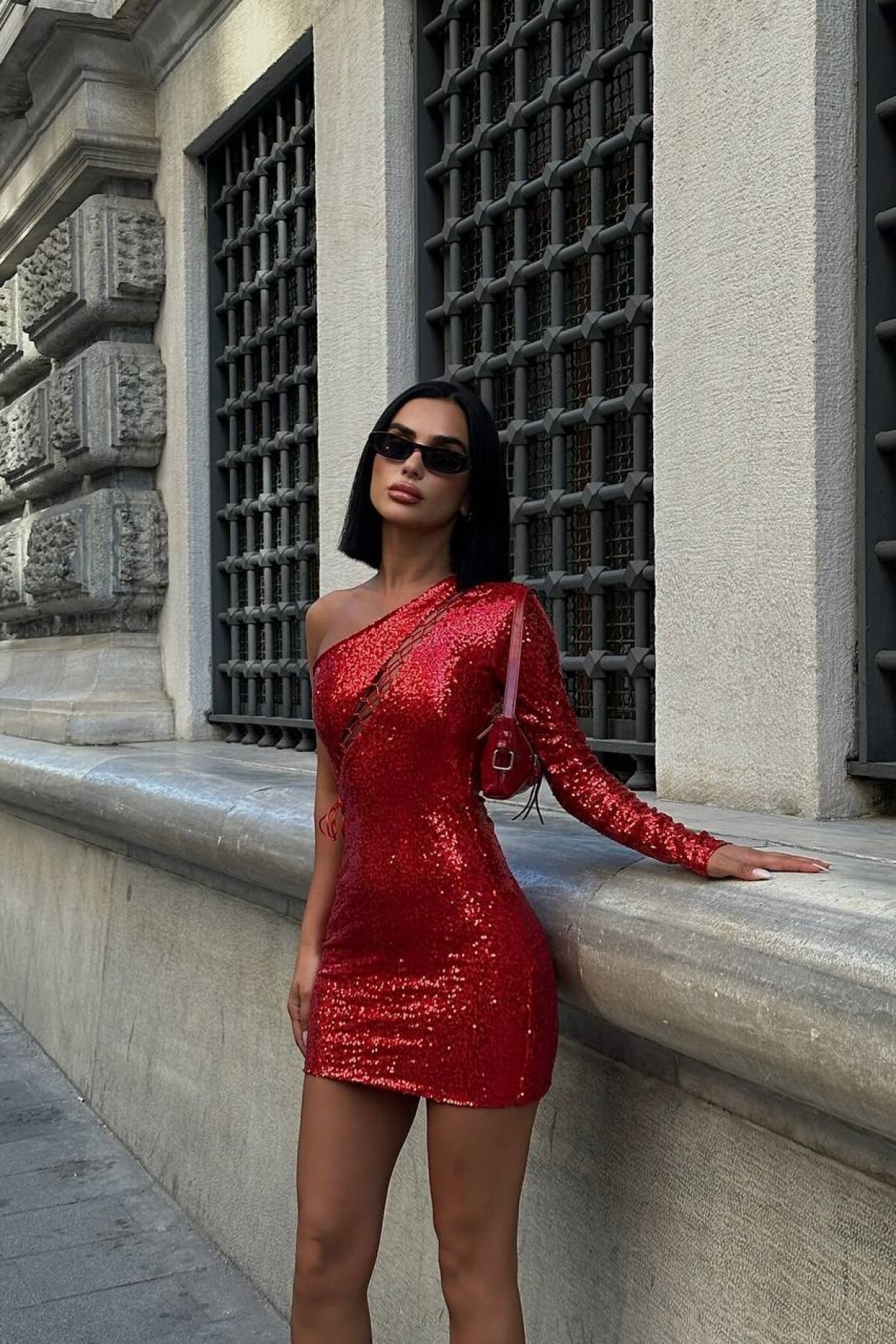 Kırmızı Mini Payetli Bubble Göğüs Dekolteli Abiye Elbise - Luvita Co