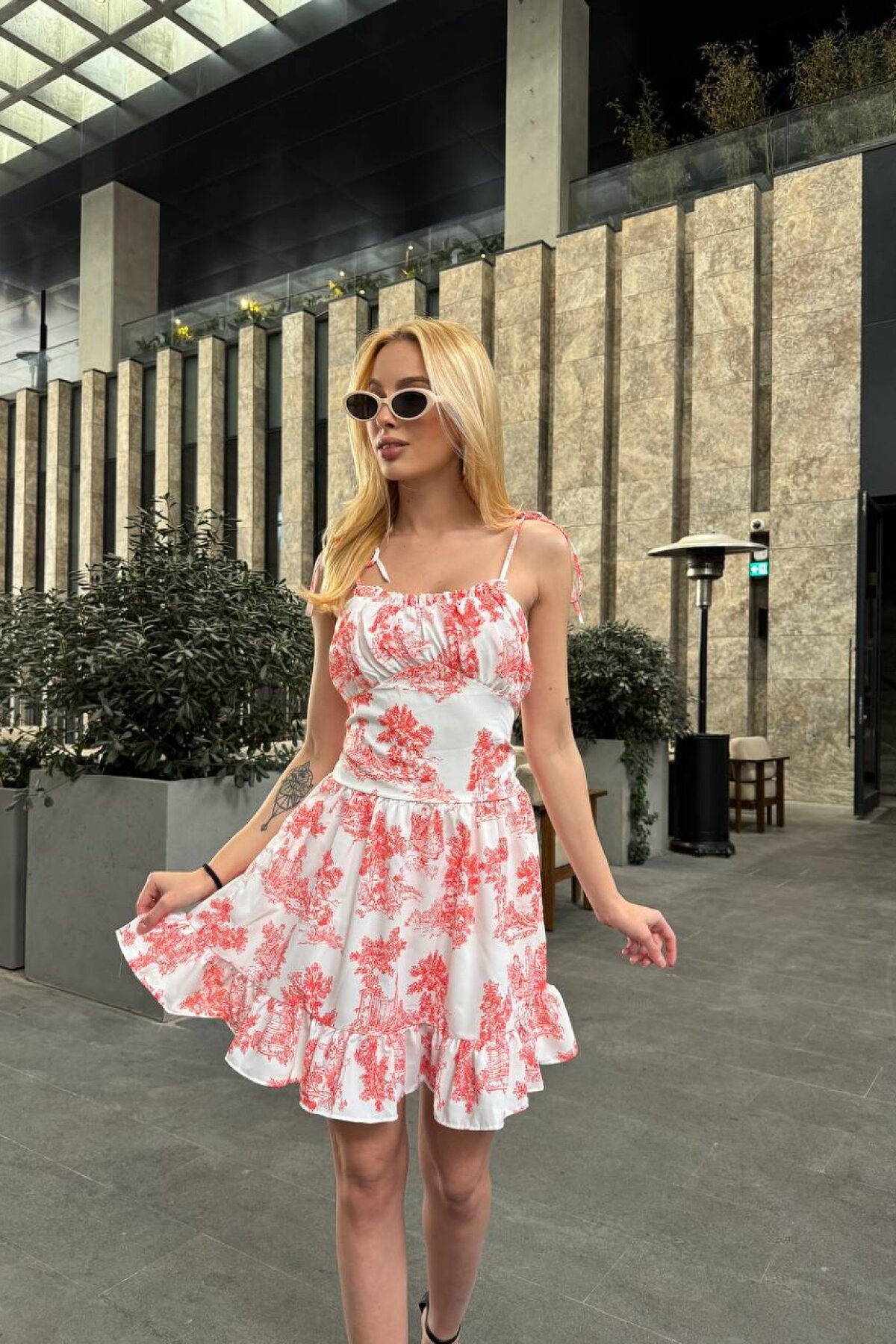 Turuncu Mini Sırt Detaylı Şifon Elbise - Luvita Co