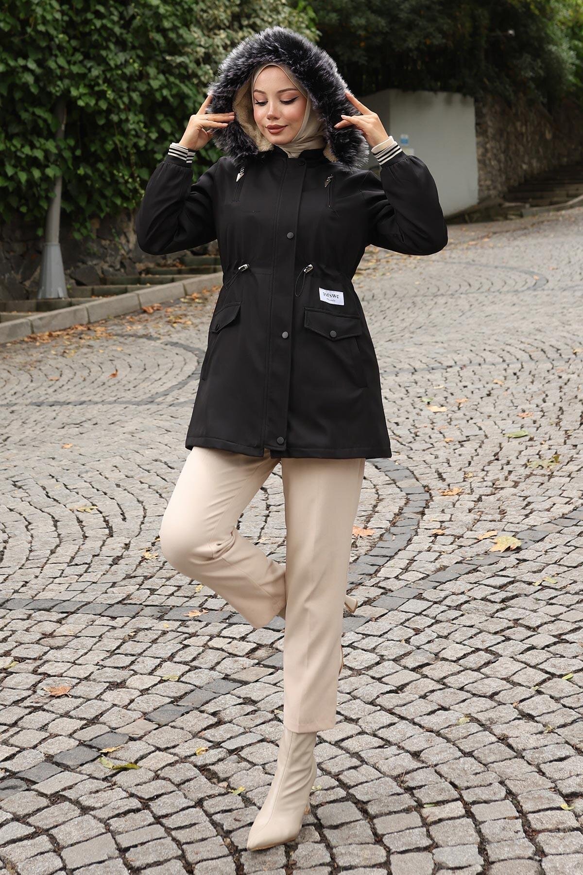 Siyah Kapşonlu Fermuarlı Mont - Missvalle