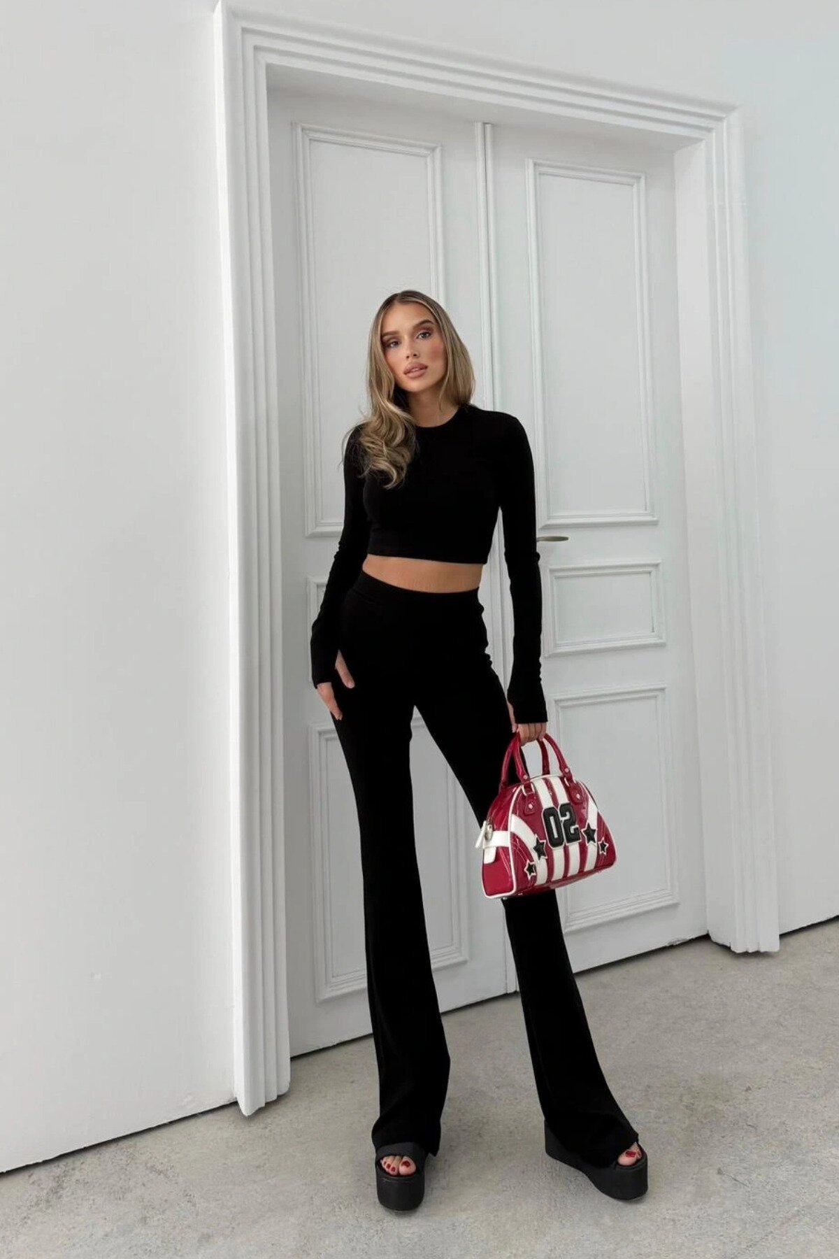 Siyah Bisiklet Yaka Parmak Geçmeli İspanyol Paça Bluz Tayt İkili Takım - MOZENA