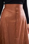 Kahverengi Suni Crash Deri Uzun Süs Düğmeli Etek
