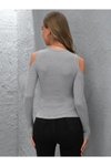 Açık Gri Uzun Kollu Esnek Kaşkorse Omuz Dekolteli Bluz
