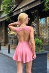 Toz Pembe Sıfır Kol Şortlu Sırt Detay Mini Elbise