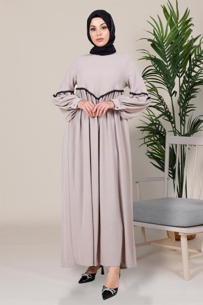 Bej Kuğu Robalı Şerit Detaylı Tesettür Elbise