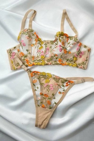 Bej Dantel İşlemeli Cameron Bralet Takım
