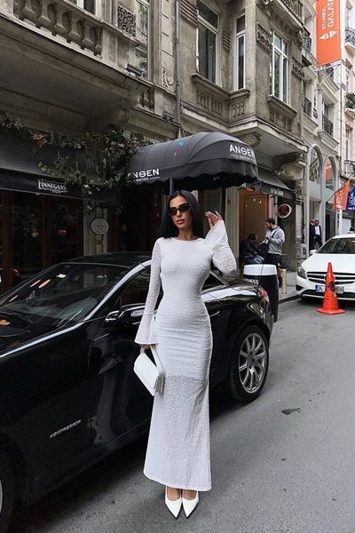 Beyaz Kabartma Tasarım Uzun Sırt Dekolteli Abiye Elbise