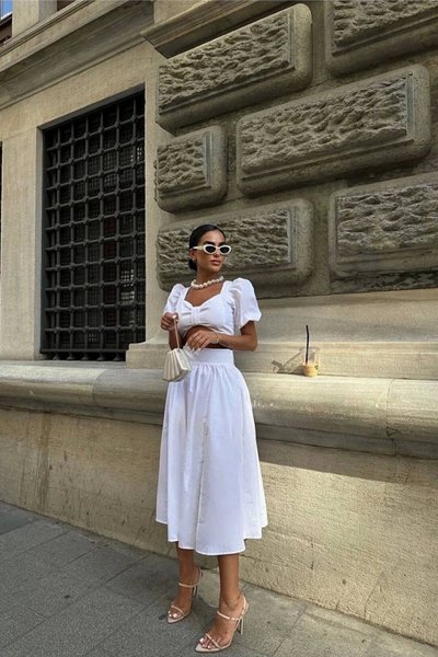 Beyaz Poplin Balon Kol Göğüs Detaylı Elbise