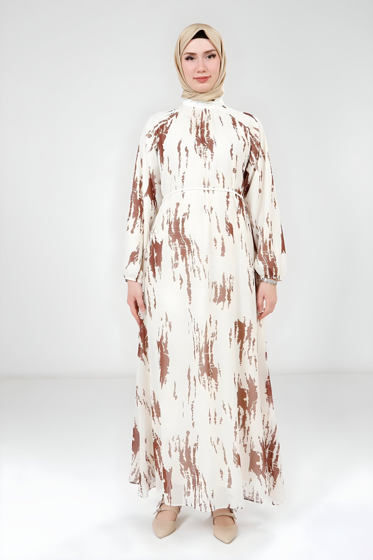 فستان محتشم مطبوع بلون أبيض وقهوة - Beyza