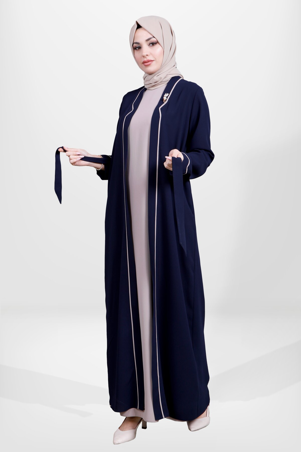 Two-Piece Piped Brooch-Detail Abaya Set - Navy Blue - Beyza
