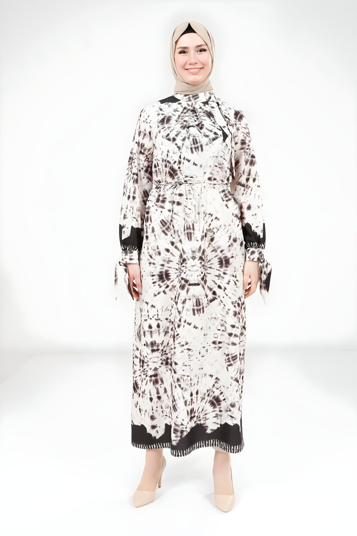 فستان محتشم أسود بنمط مطبوع - Beyza