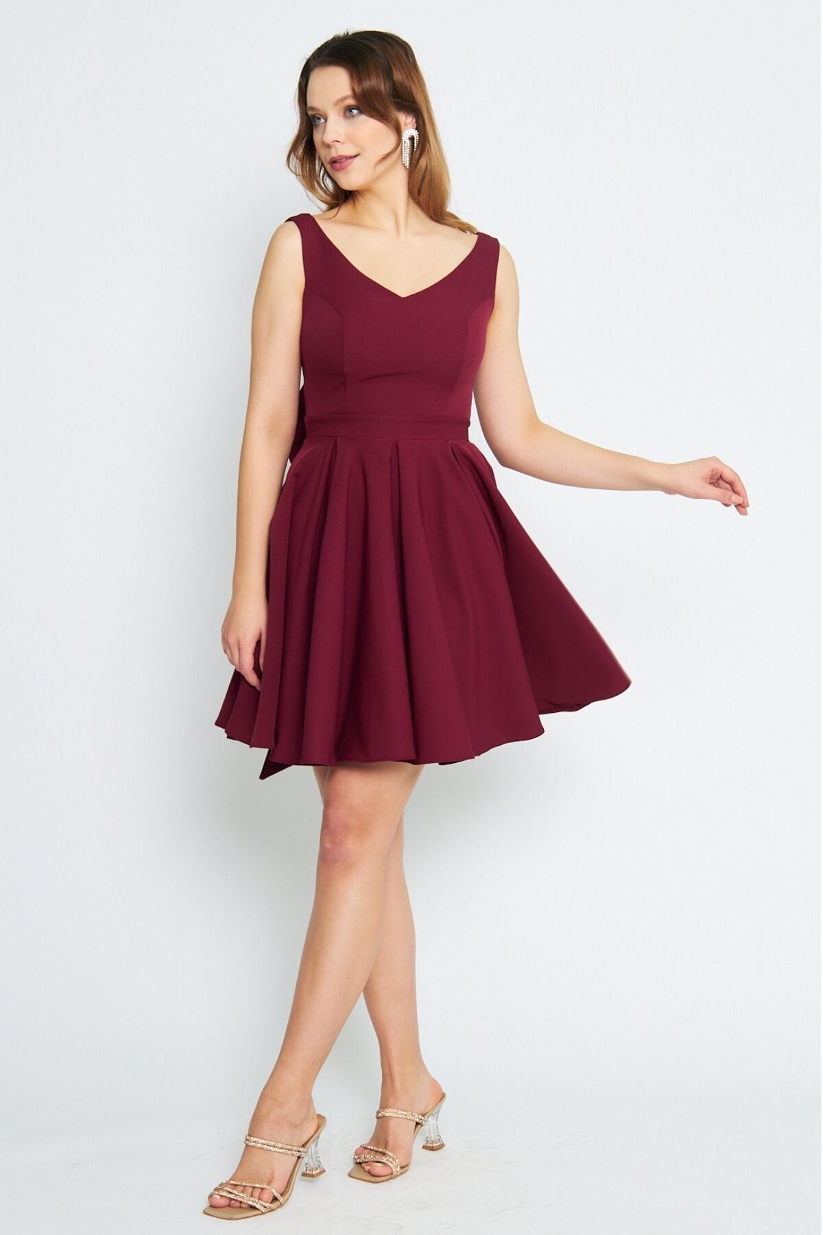 Bordo Mini Kloş Pileli Sırt Dekolteli Abiye Elbise - Bidoluelbise