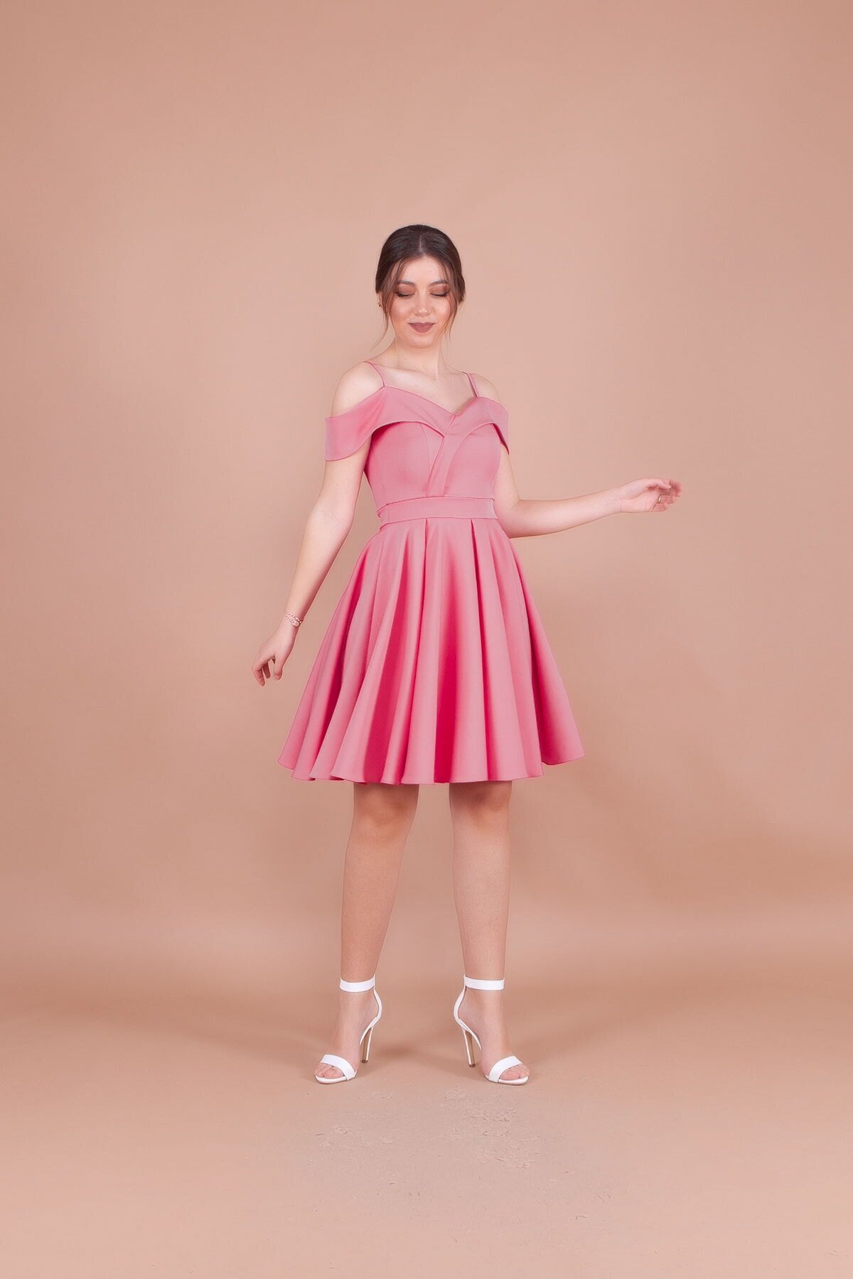 Gül Kurusu Midi Askılı Düşük Omuz Detaylı Pileli Abiye Elbise - Bidoluelbise