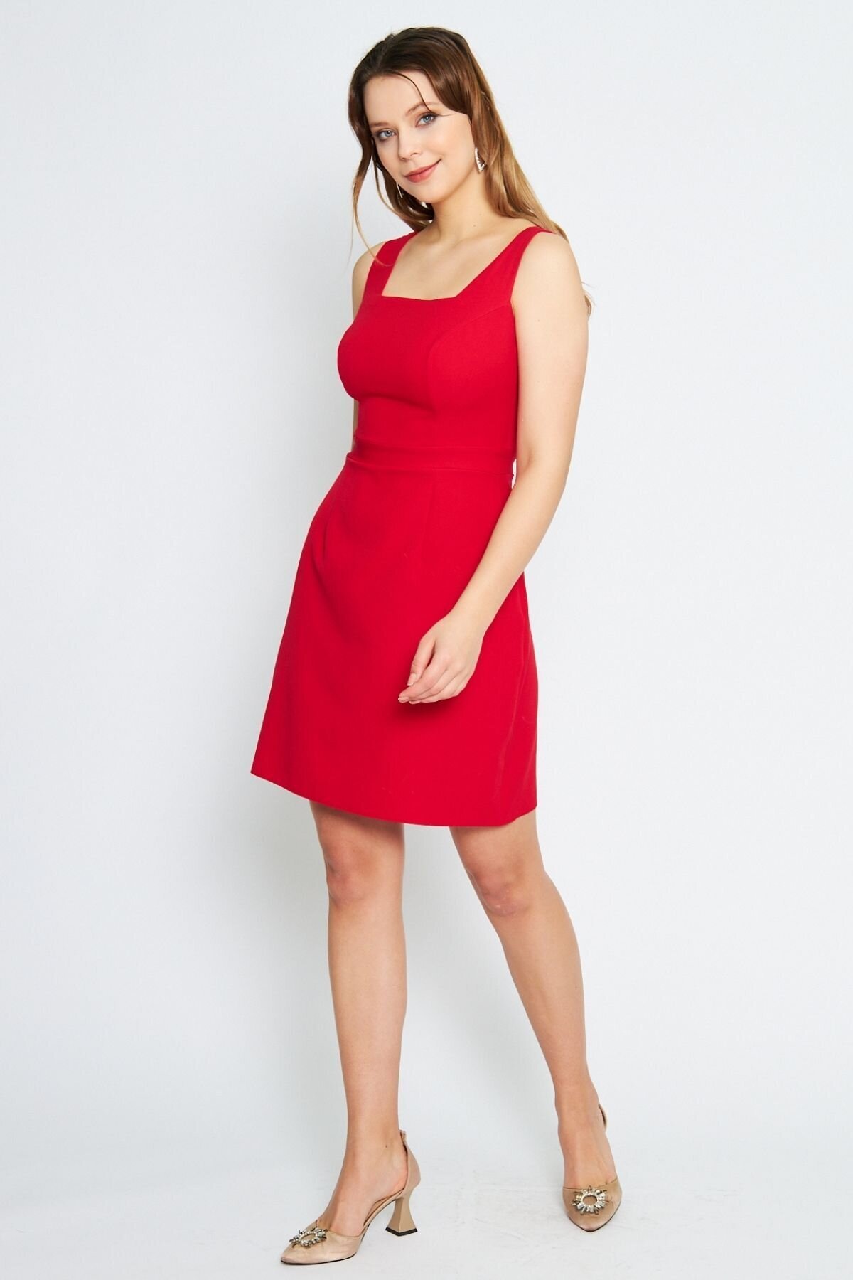 Kırmızı Diz Üstü Mini Kare Yaka Geniş Akılı Abiye Elbise - Bidoluelbise