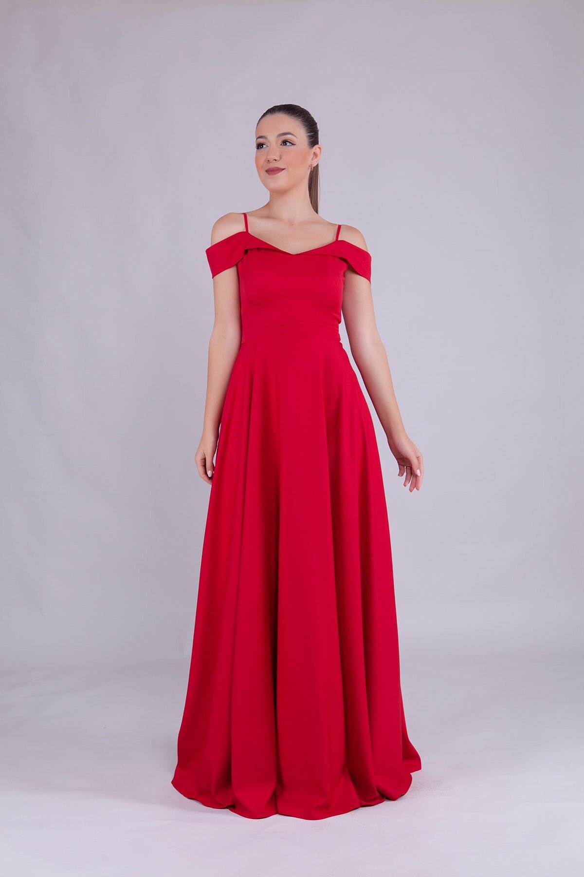 فستان سهرة طويل أحمر بحمالات وبتفصيل كتف - Bidoluelbise