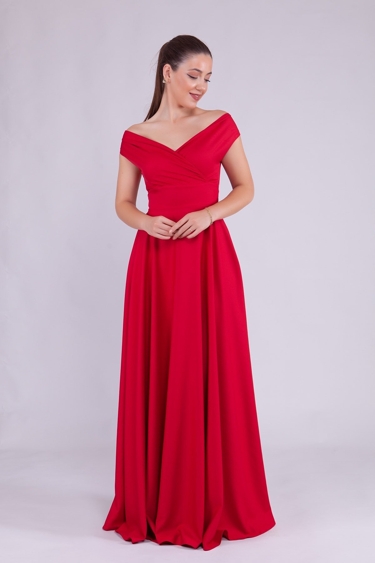 فستان سهرة طويل أحمر بياقة القارب - Bidoluelbise