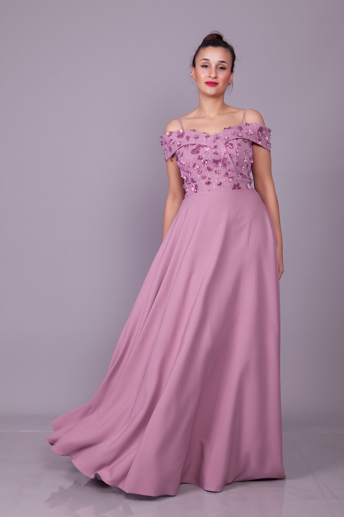 Koyu Gül Çiçekli Uzun Kloş Askılı Düşük Omuz Tül Detay Abiye Elbise - Bidoluelbise