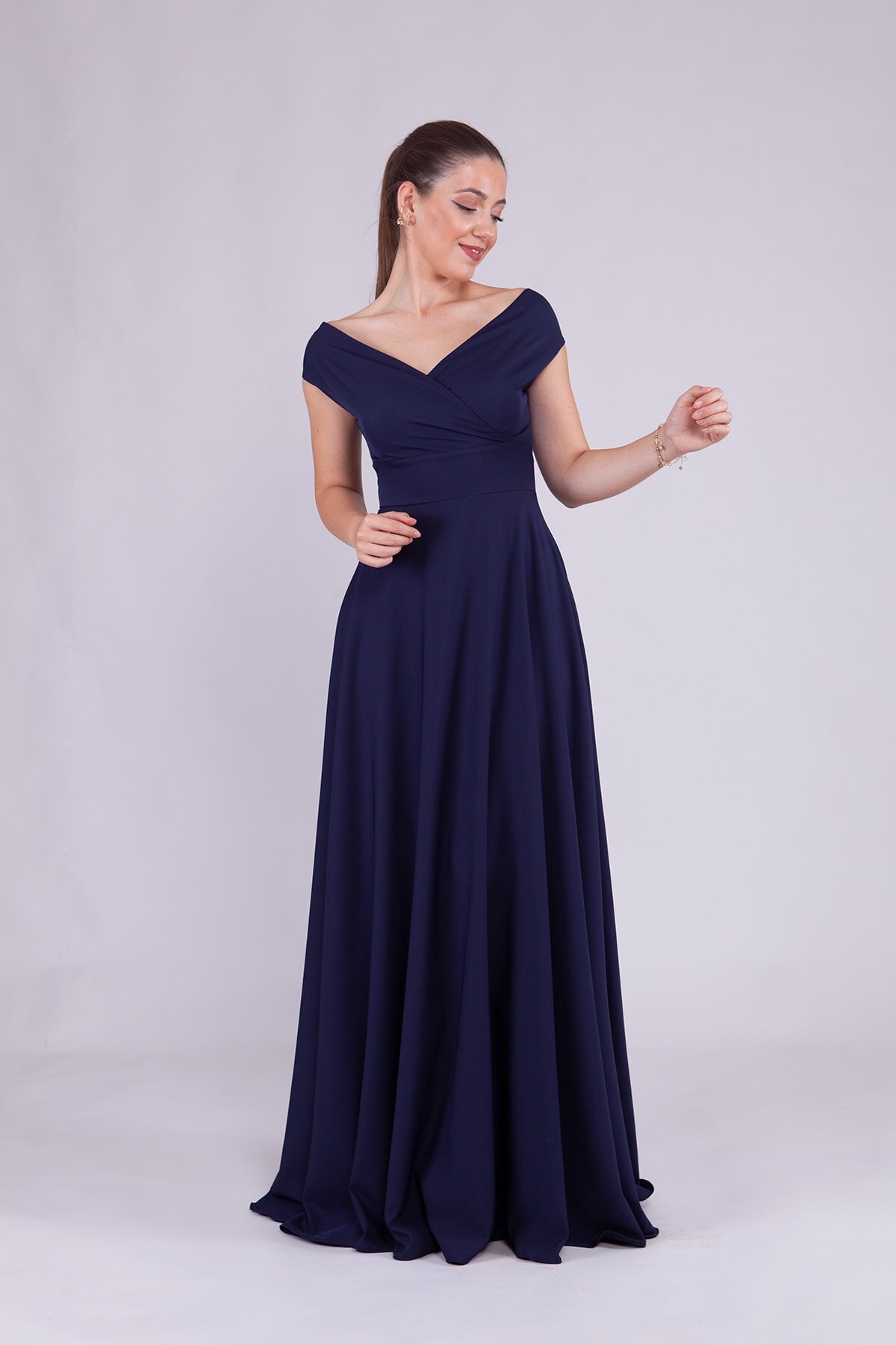 Lacivert Uzun Kayık Yaka Abiye Elbise - Bidoluelbise