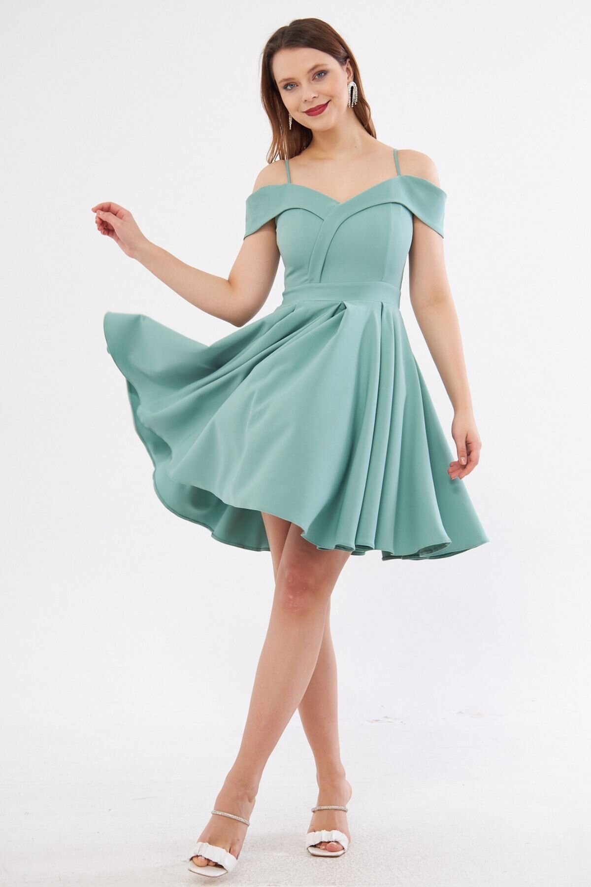 Mint Yeşili Mini Askılı Kloş Kayık Yaka Detay Pileli Abiye Elbise - Bidoluelbise