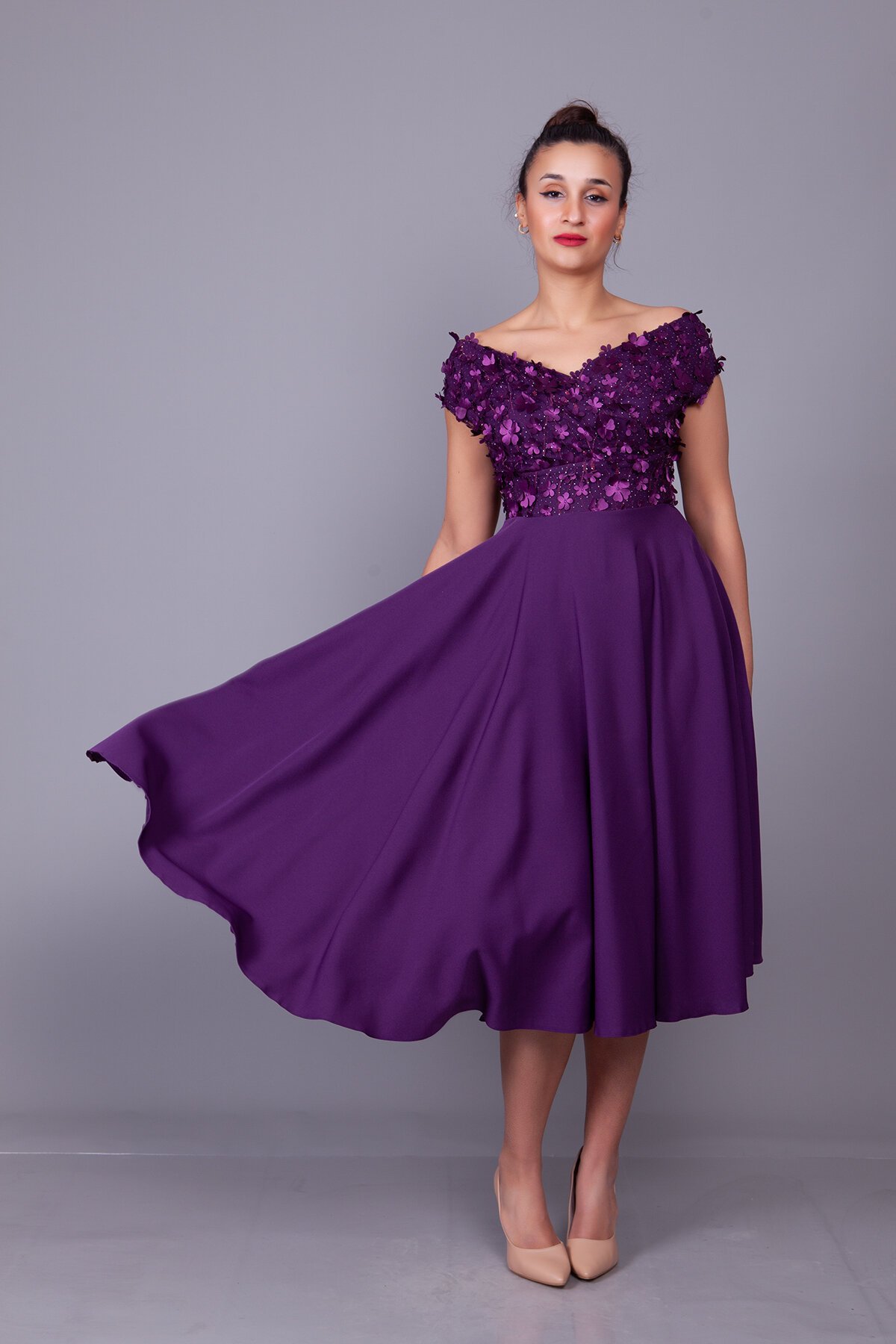 Mürdüm Çiçekli Midi Kayık Yaka Tül Detay Abiye Elbise - Bidoluelbise