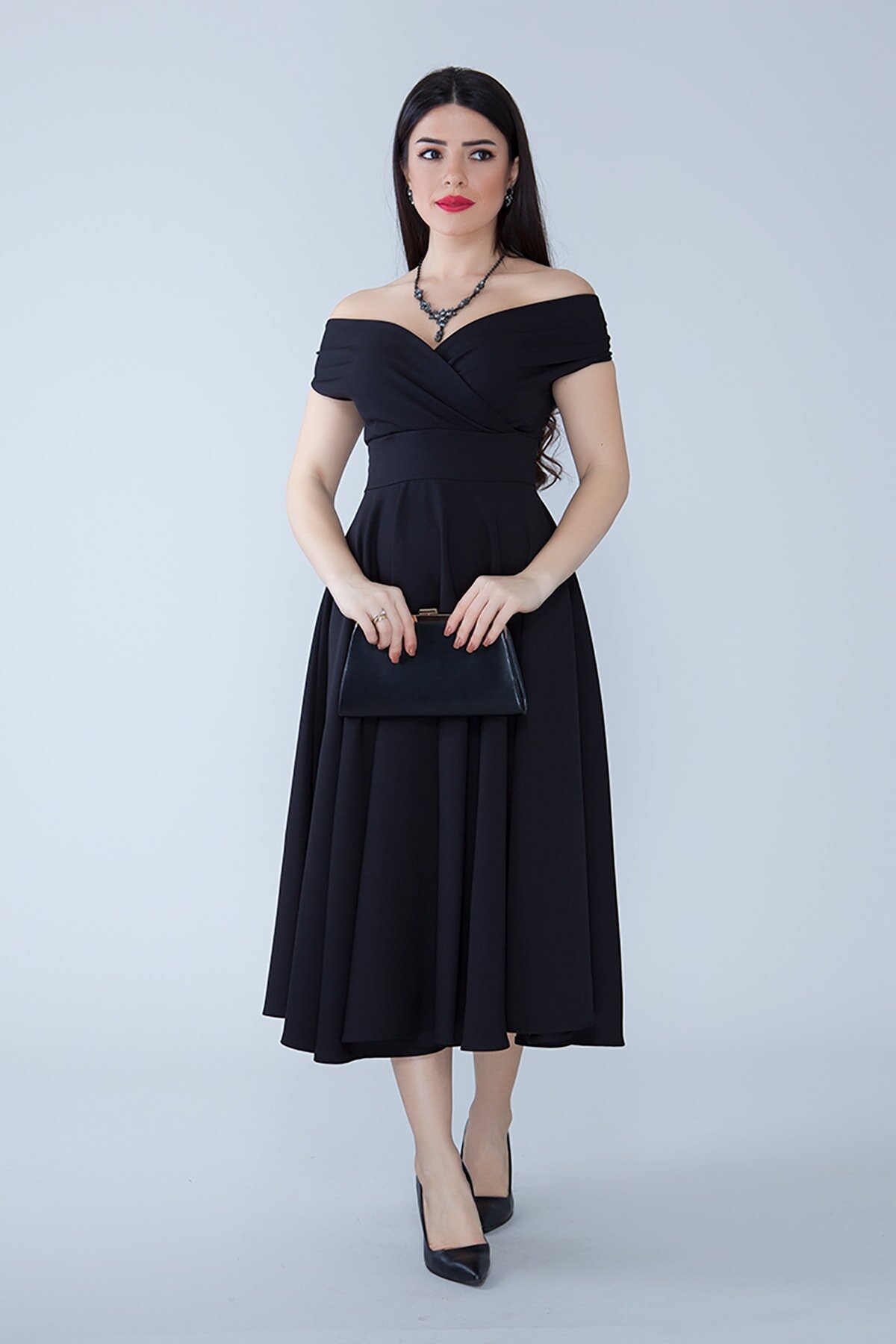 Siyah Midi Kloş Kayık Yaka Abiye Elbise - Bidoluelbise