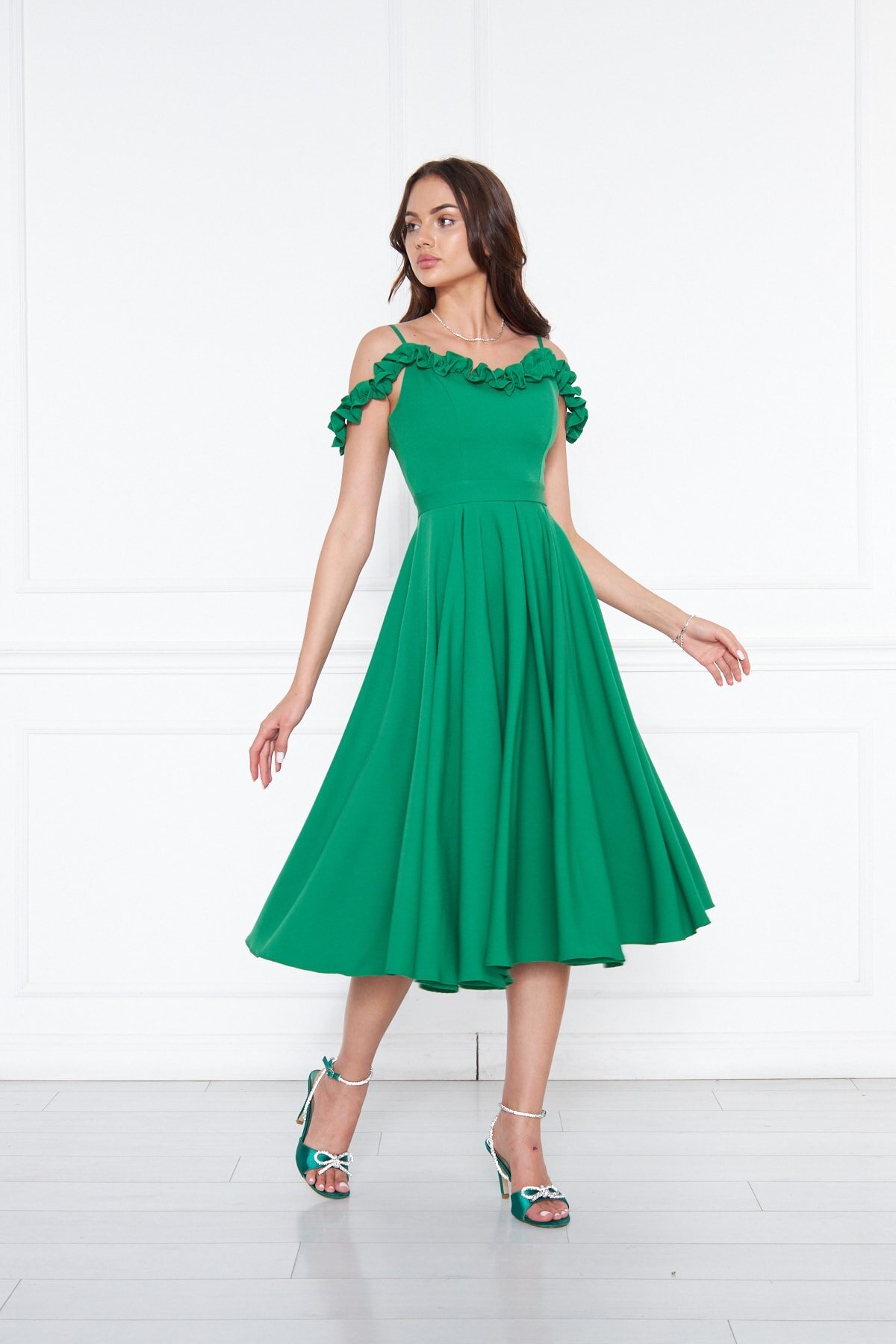 Yeşil Midi Ayarlanabilir Askılı Fırfır Detay Pileli Kloş Abiye Elbise - Bidoluelbise