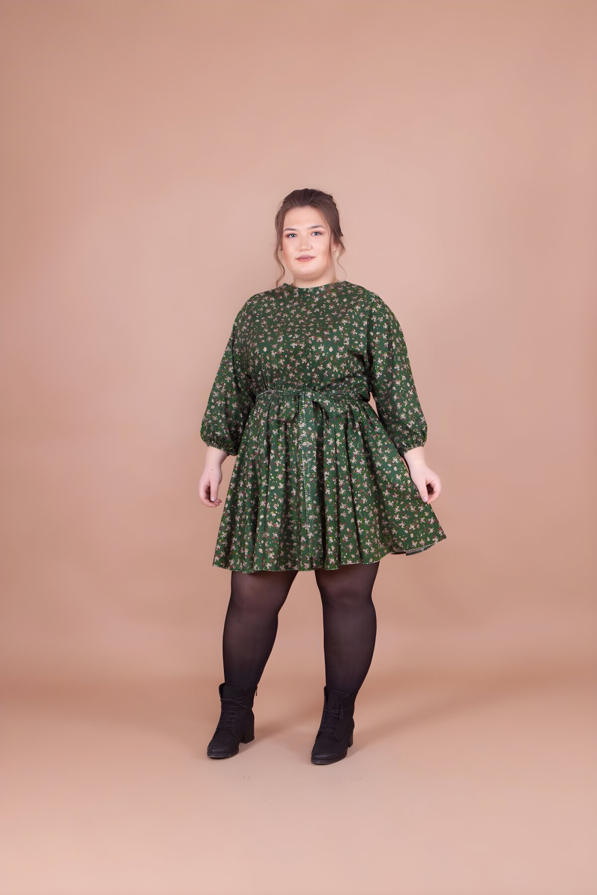 Zümrüt Çiçek Desenli Mini Kadife Yarasa Kol Büyük Beden Elbise - Bidoluelbise