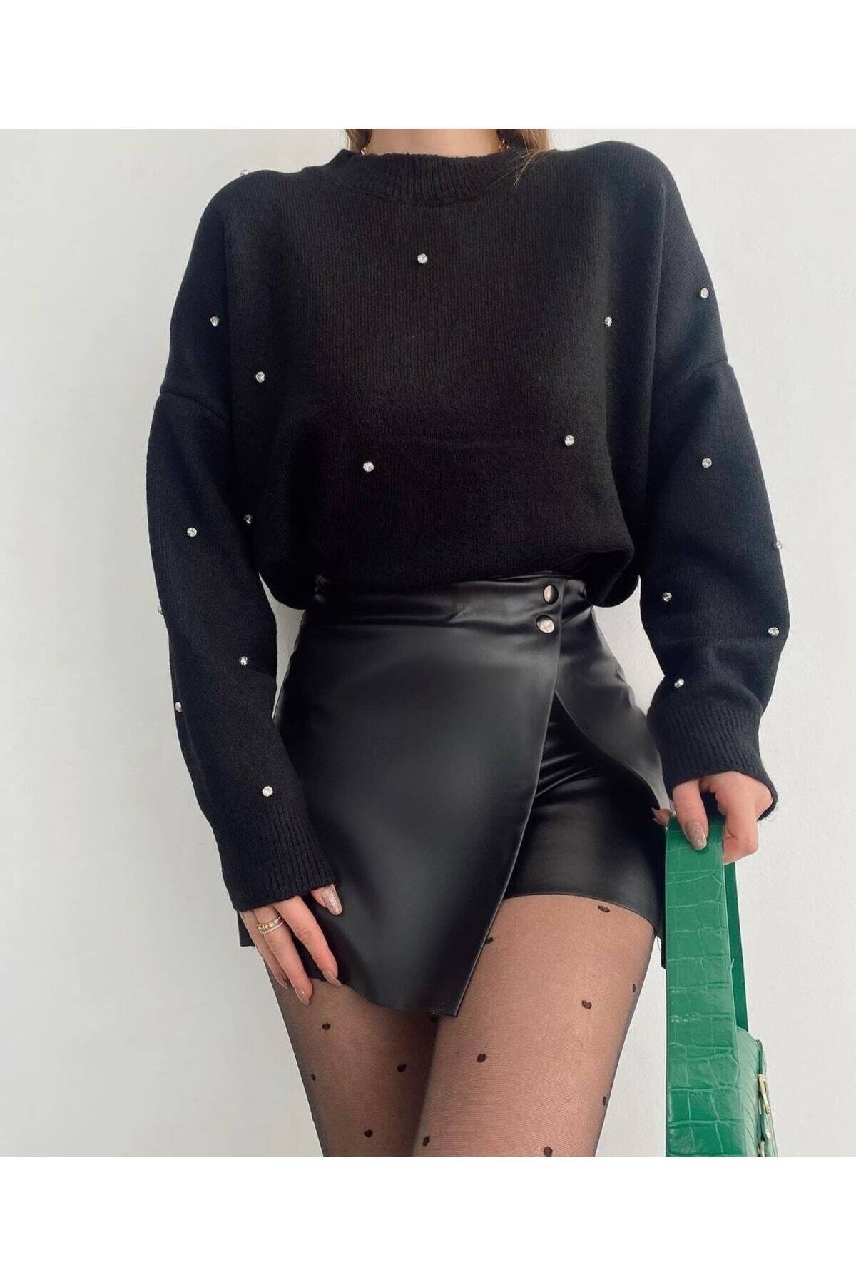 تنورة شورت جلد قصيرة سوداء بتفاصيل أزرار - CİZA MODA