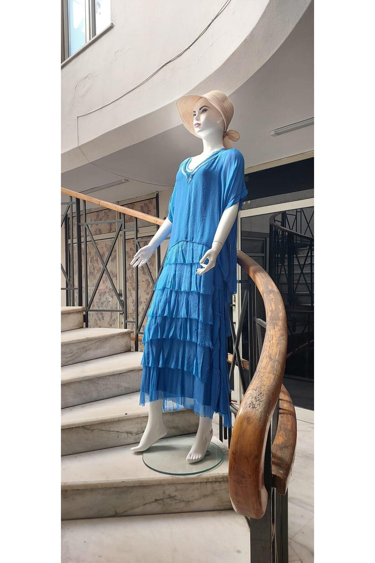 Saks Mavisi Pullu İpek Uzun İtalyan V Yaka Kat Detaylı Elbise - EREN STYLE