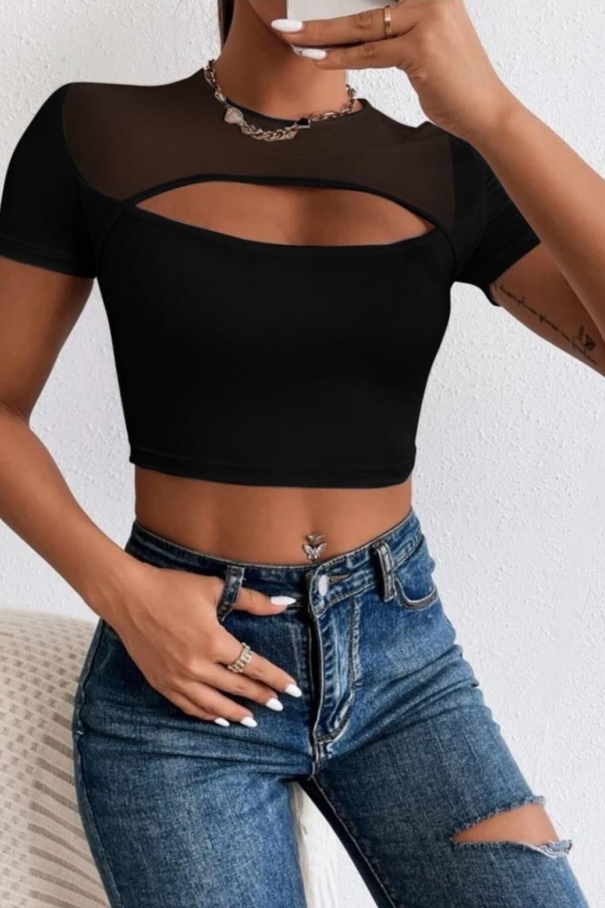 Short Sleeve Tulle Front Low-Cut Blouse - Black - Hepsi Kıyafet