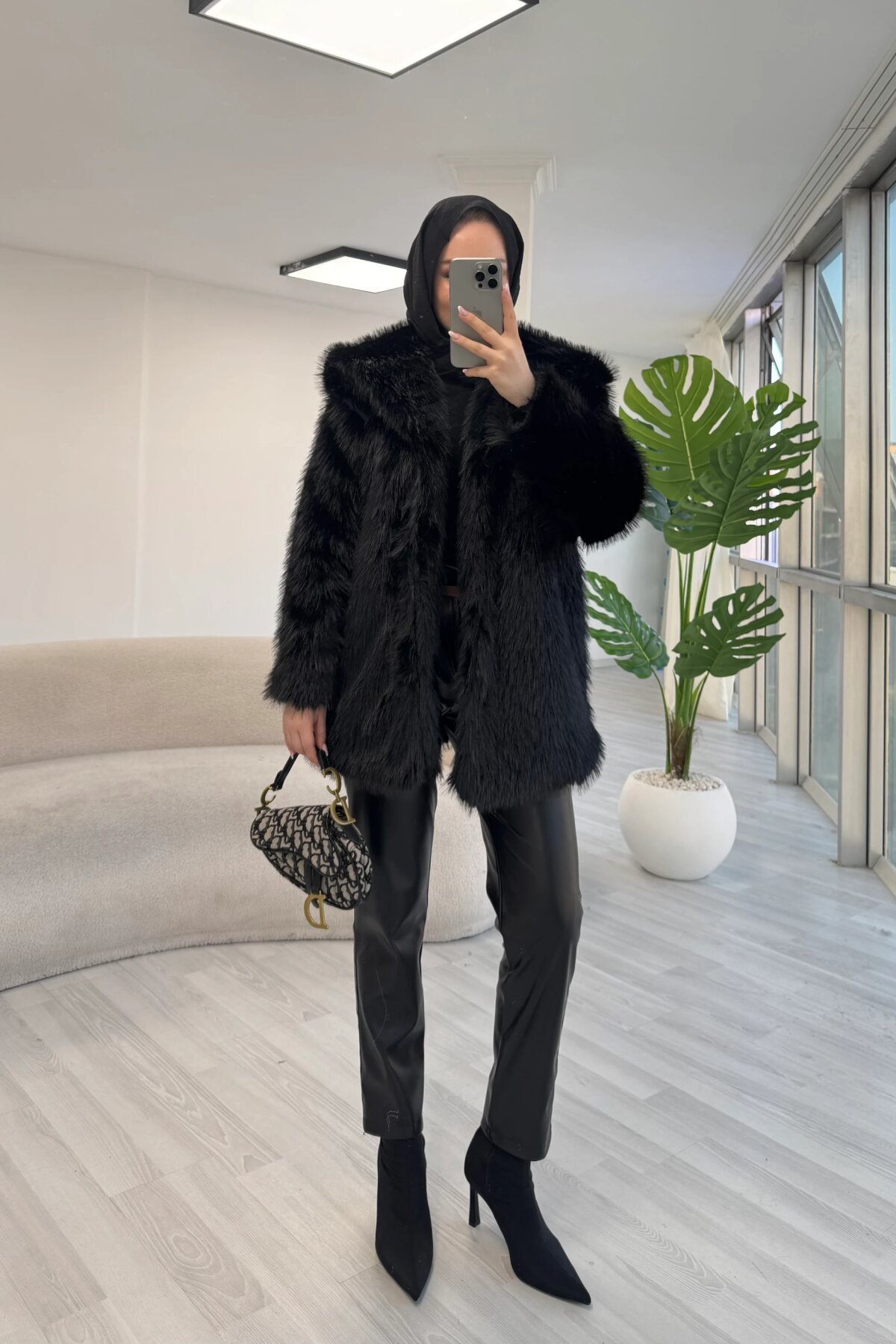 Statement Collar Detail Fur Winter Coat - Black - Luvita Co