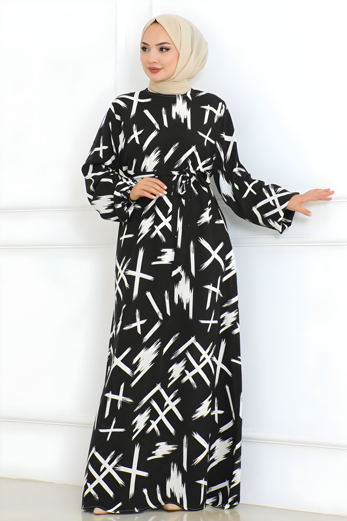 Siyah Fırça Desenli Beli Kuşaklı Elbise Siyah Fırça Desenli Beli Kuşaklı Elbise