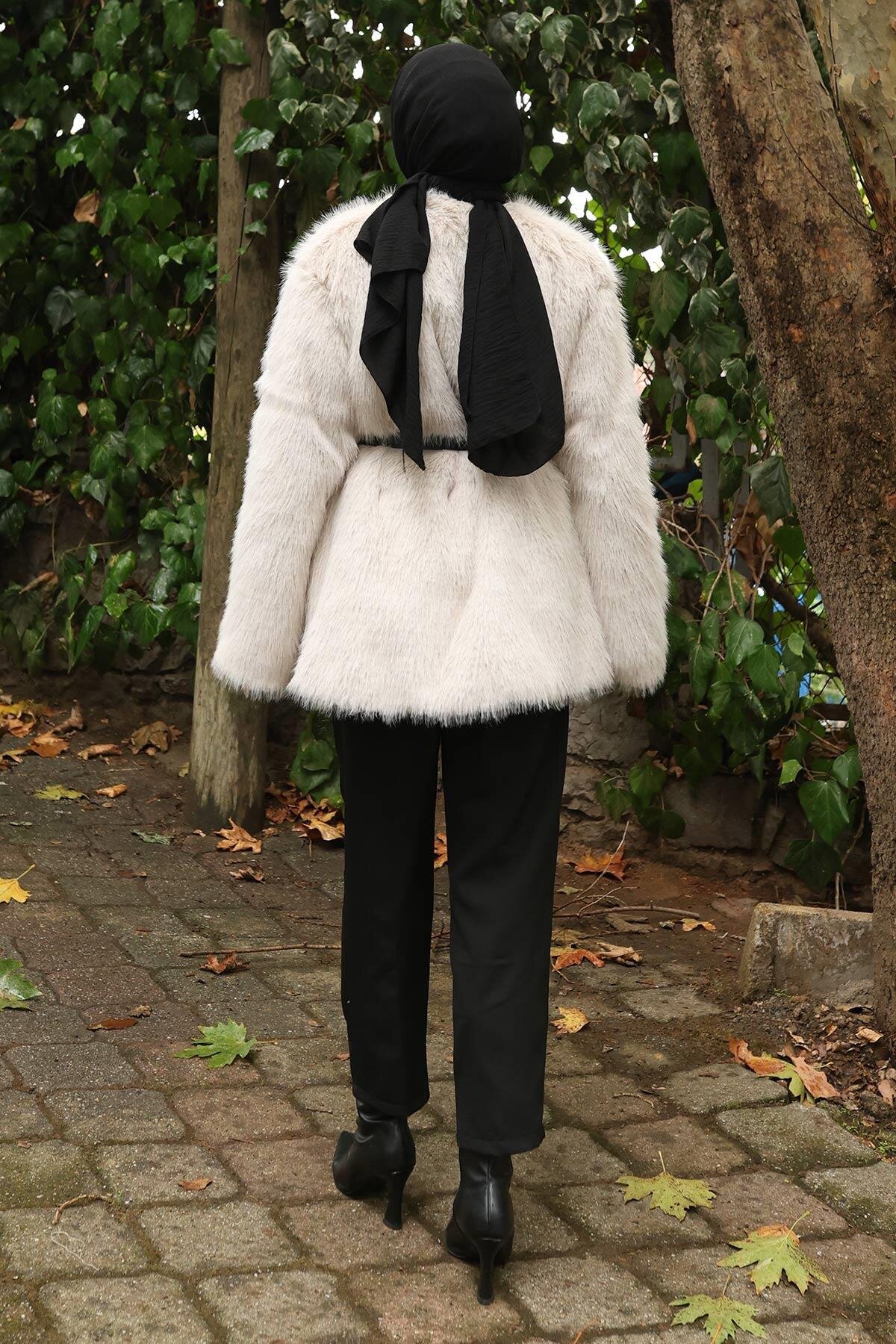 Fur Detail Belted Modest Jacket - White - Missvalle