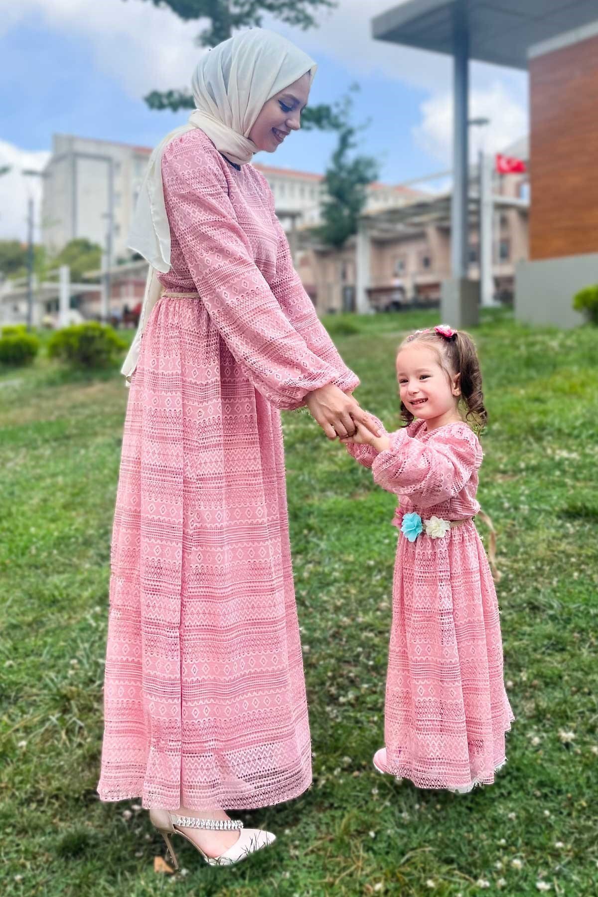فستان محتشم دانتيل وردي - Modamihram