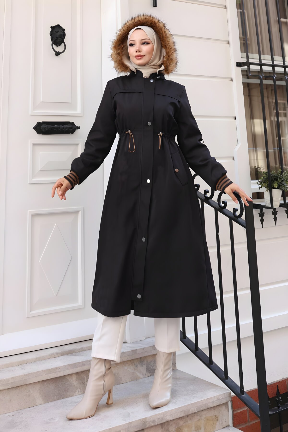 معطف أسود بياقة فرو ورباط خصر - Modamihram