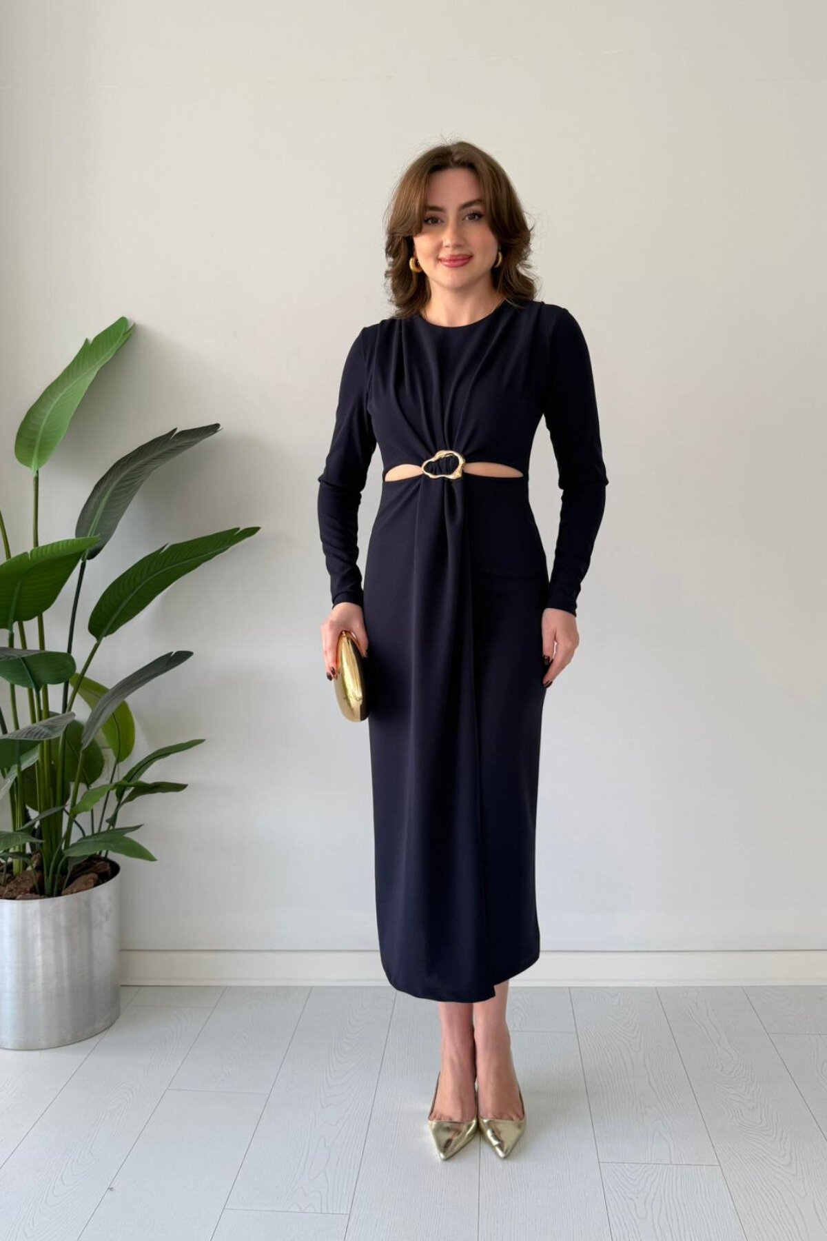 Lacivert Uzun Midi Aksesuar Detaylı Krep Elbise - MOZENA