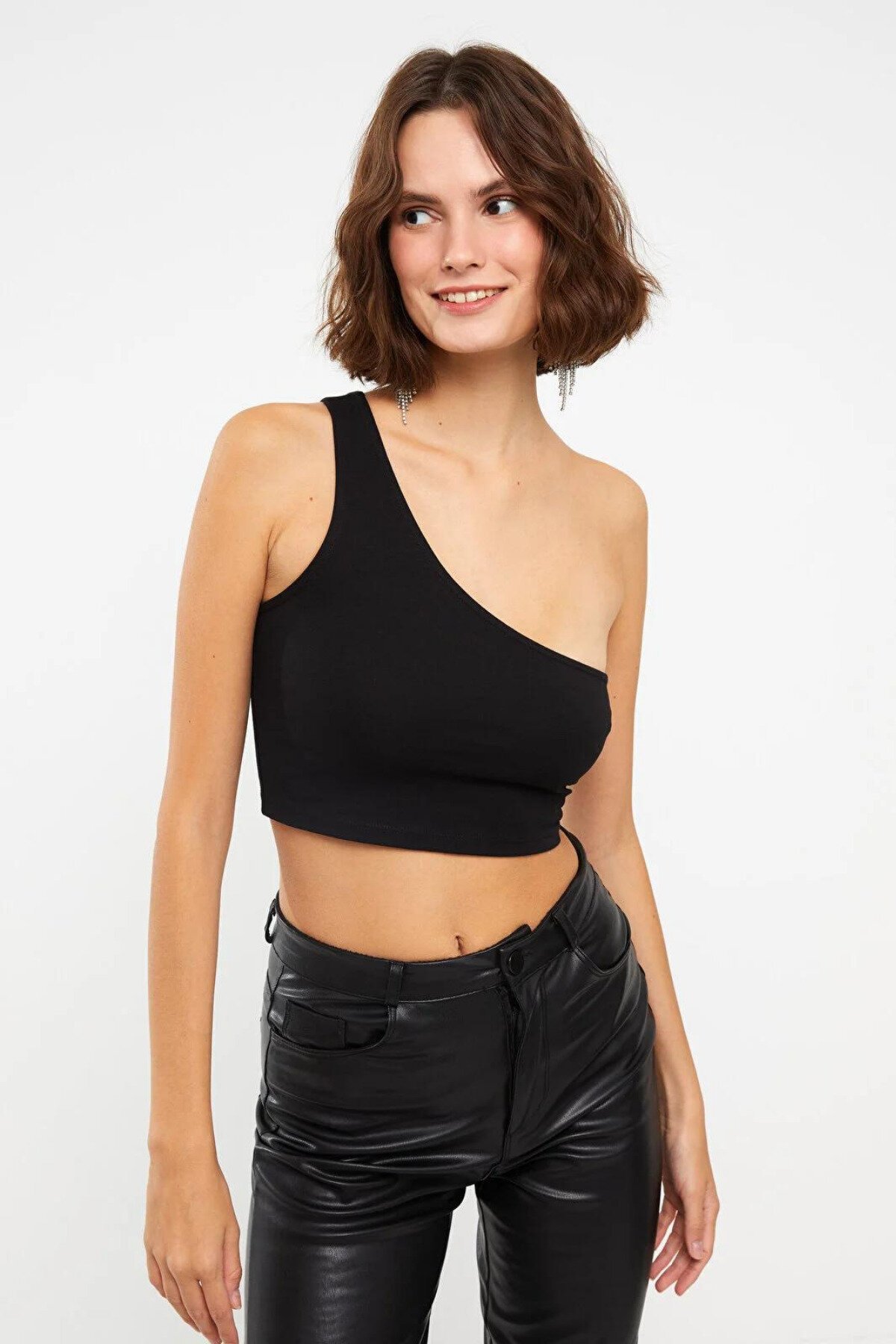 Sleeveless Sandy Shoulder Cutout Crop Top - Black - MOZENA