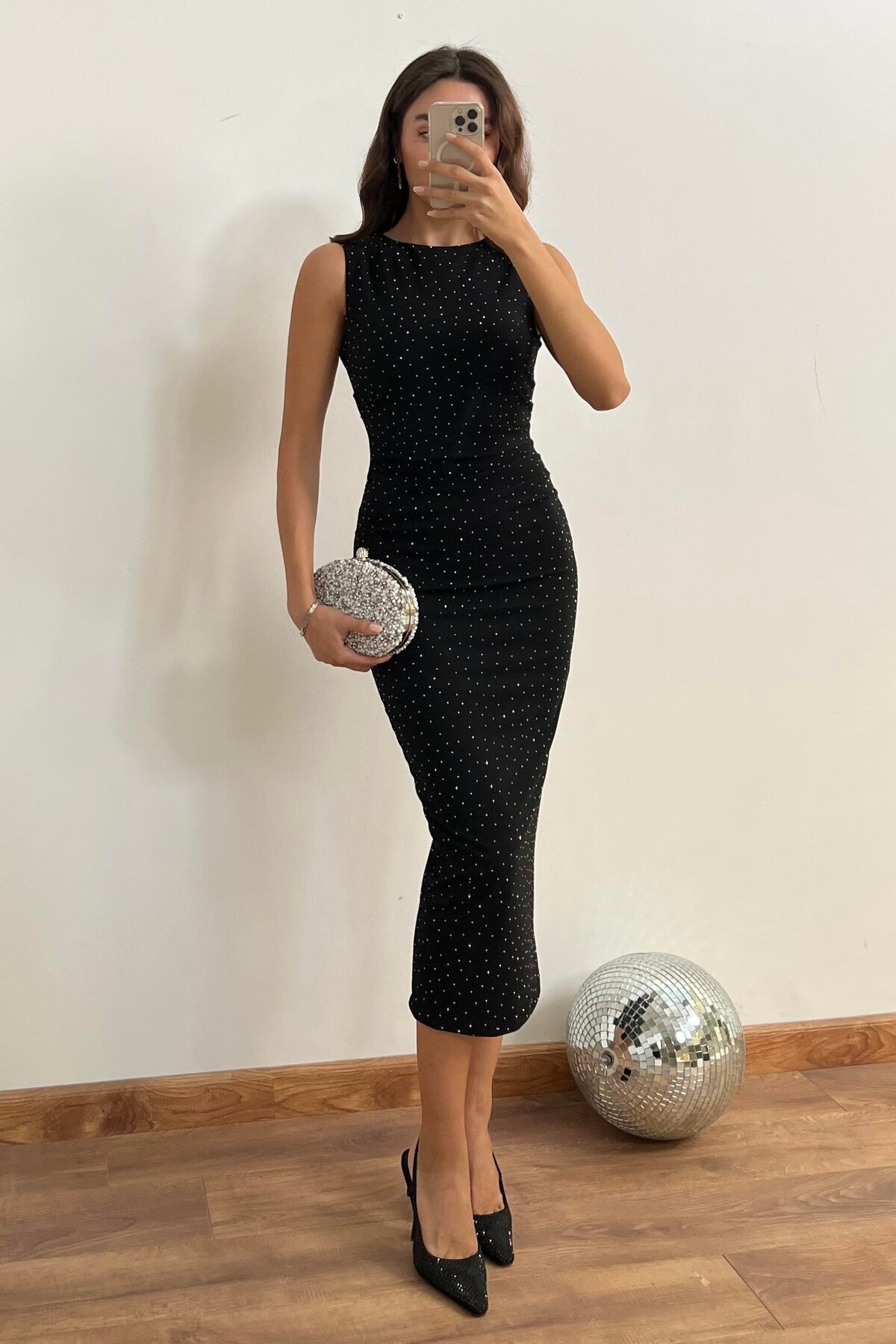 Siyah Midi Sıfır Kol Taşlı Drapeli Elbise - MOZENA