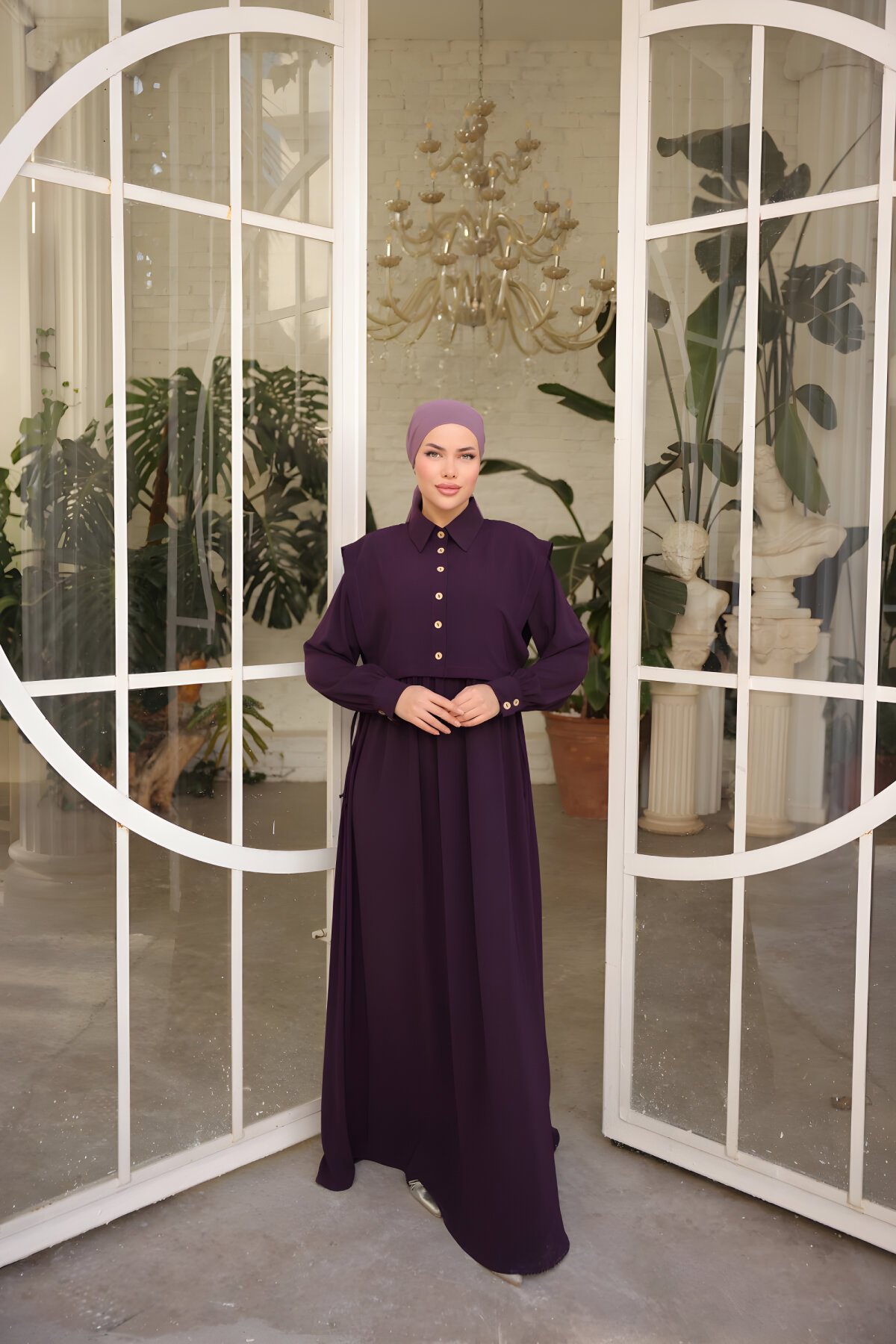 فستان محتشم من حرير المدينة لون البرقوق بتفصيل مريلة - Nissra