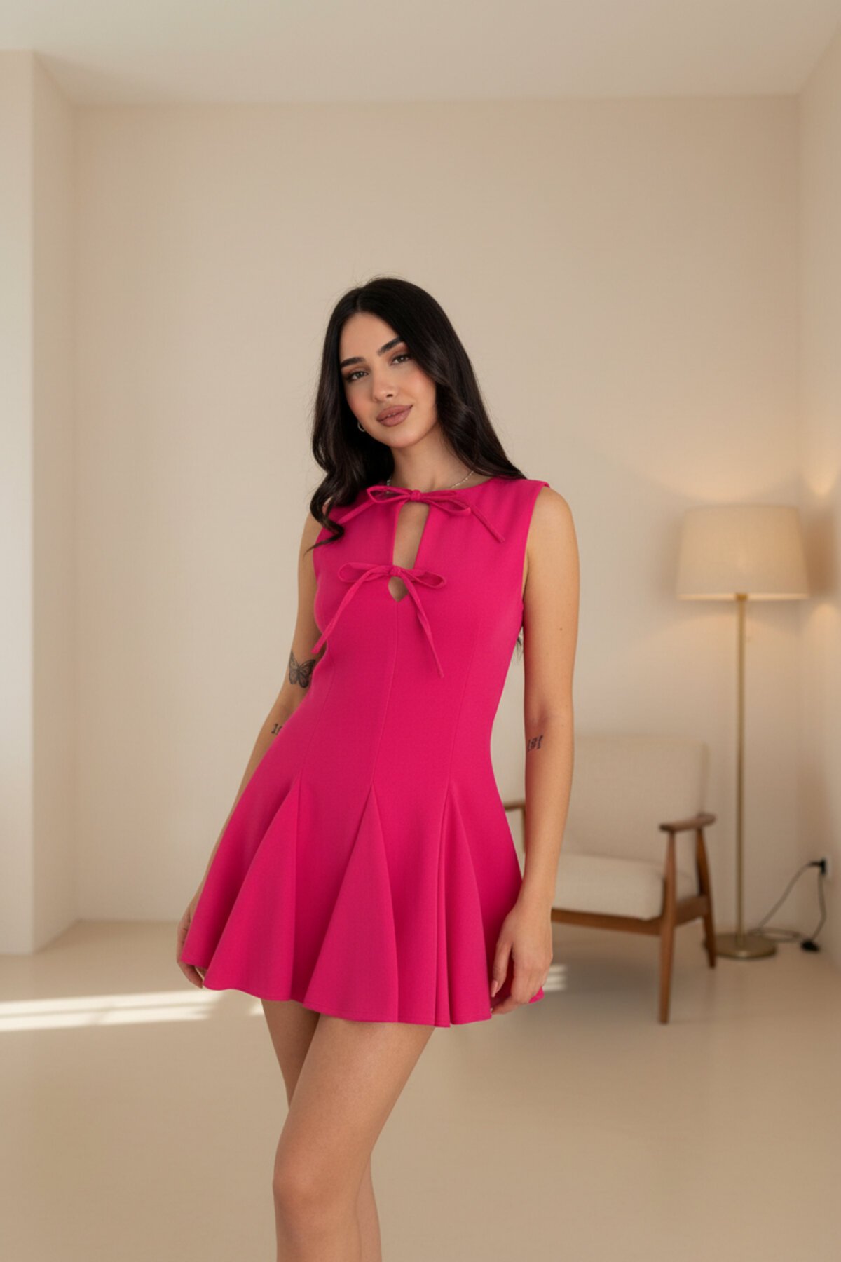 فستان قصير وردي بتفاصيل ربط على الصدر - RAWEA FASHİON