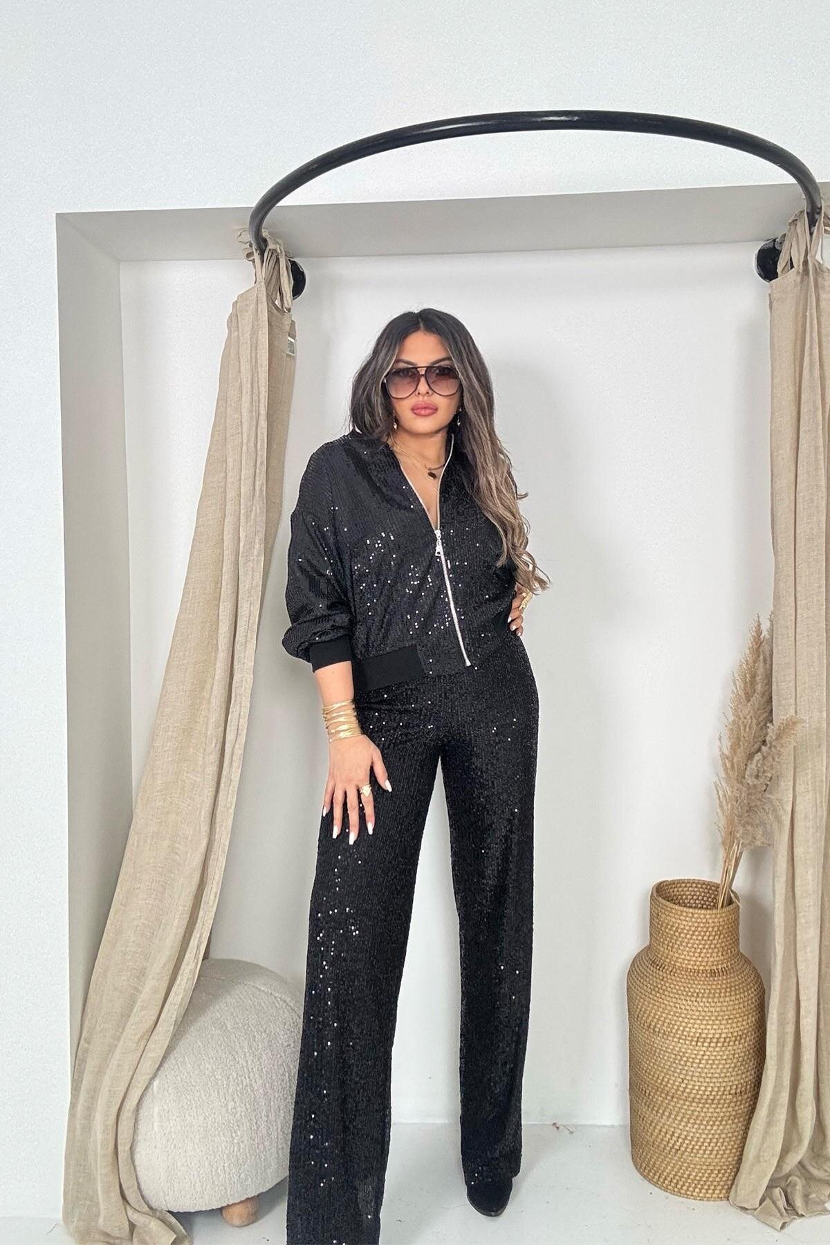 سترة بومبر أسود مزينة بالترتر - Sohotique By P