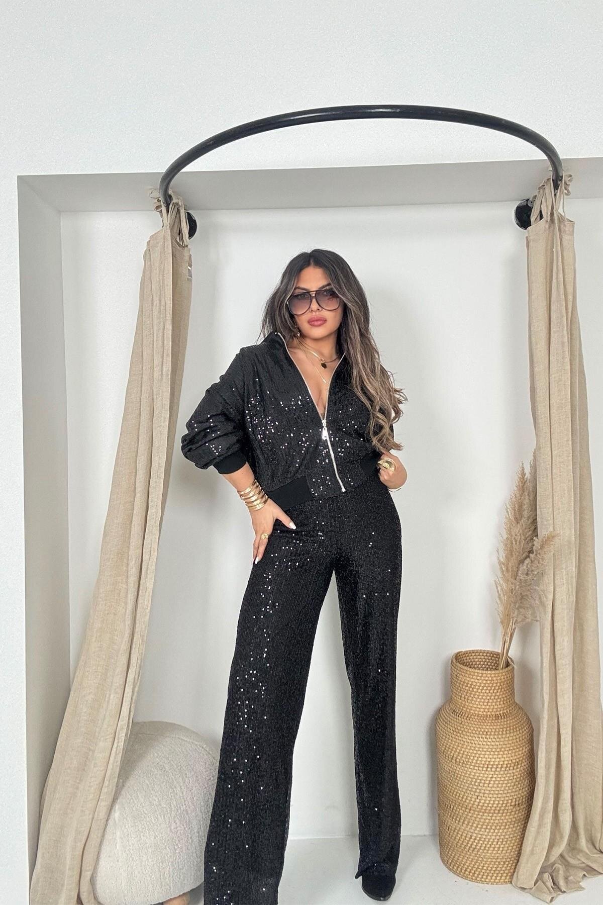 سترة بومبر أسود مزينة بالترتر - Sohotique By P