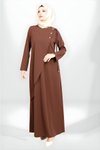 فستان محتشم بني بتفاصيل أربطة على الكتف