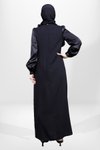 Siyah Saten Detaylı Taş Düğmeli Tesettür Elbise