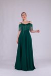 Zümrüt Uzun Kayık Yaka Püskül Detay Abiye Elbise