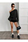 Siyah Geniş Salaş Kesim Asimetrik Kayık Yaka İki İplik Sweatshirt