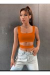 Turuncu Kalın Askılı Göbek Dekolteli Crop Bluz