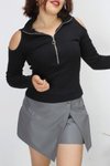 Siyah Kaşkorse Body Omuzları Açık Fermuarlı Bluz